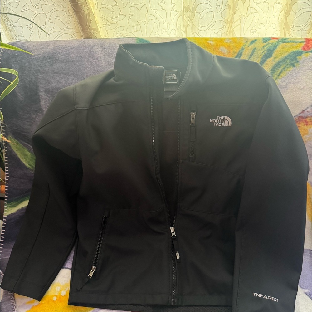 Boys size large 14/16 black the north face TNF apex wind breaker rain jacket